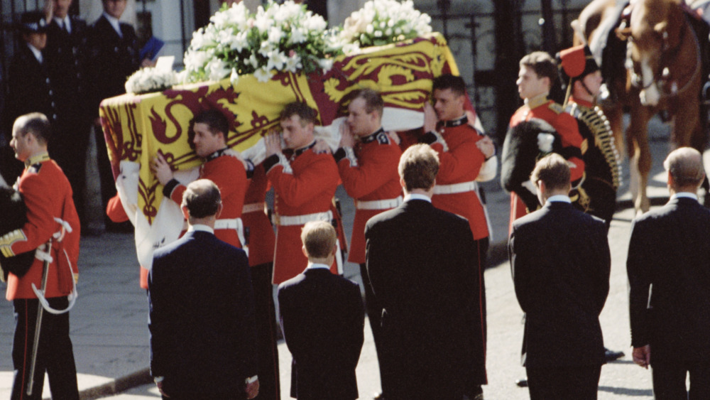 Princess Diana's coffin carried by soldiers