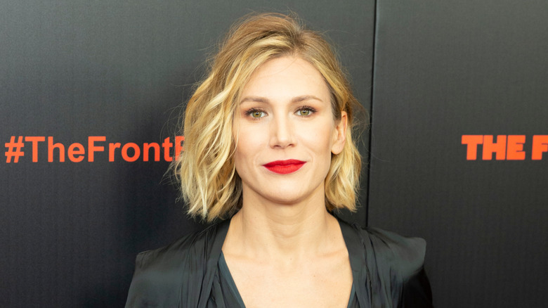 Jennifer Landon wearing red lipstick