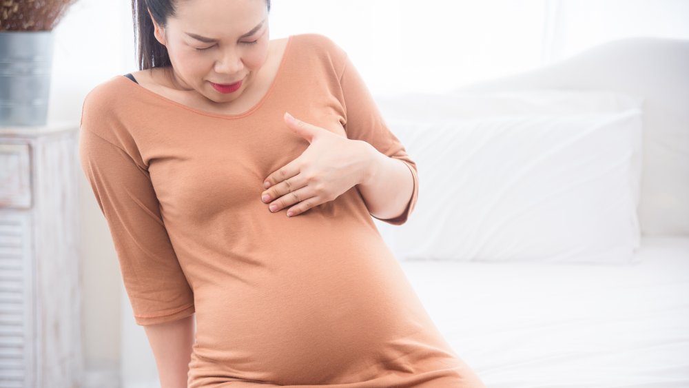 Pregnant woman with heartburn