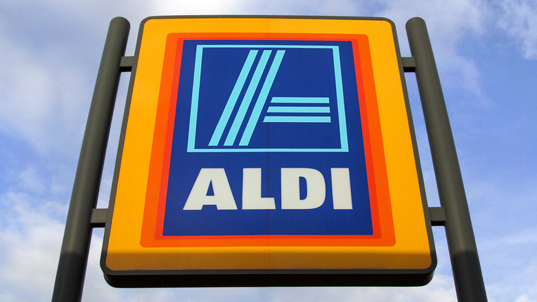 Aldi store sign