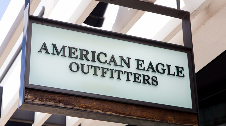 American Eagle sign