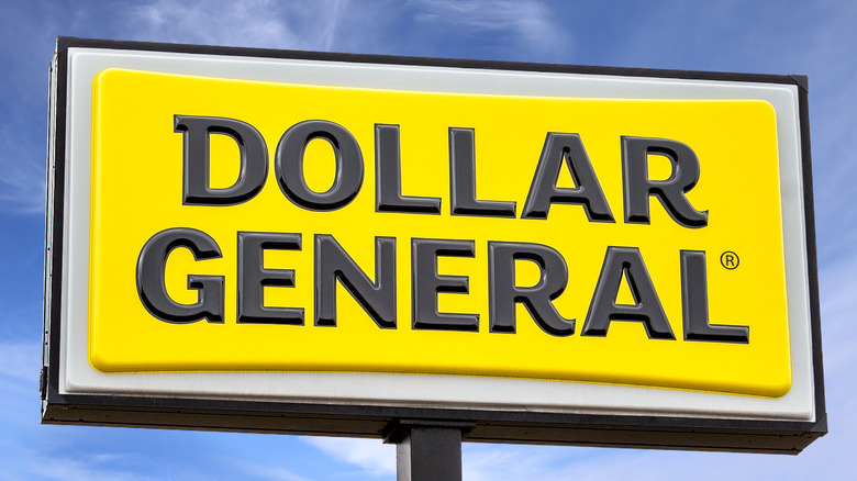 dollar general store sign