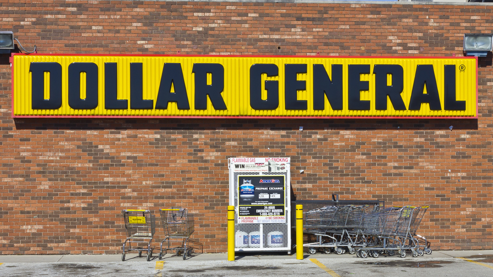 The Real Reason You Shouldn't Buy Vitamins At Dollar General