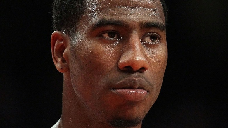 Iman Shumpert playing basketball