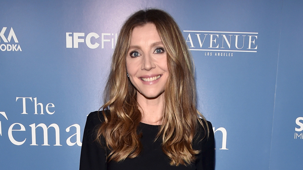 Sarah Chalke on the red carpet