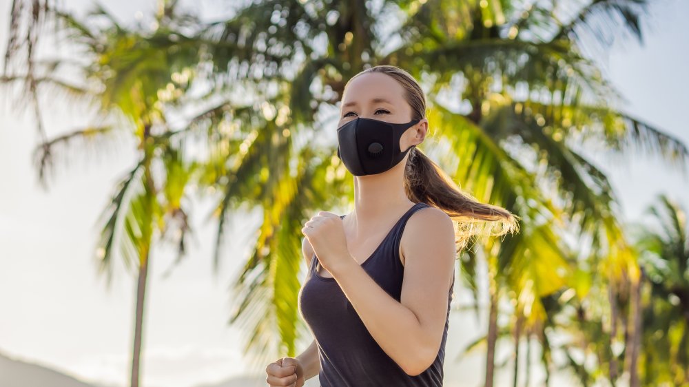 Running with a mask during a pandemic