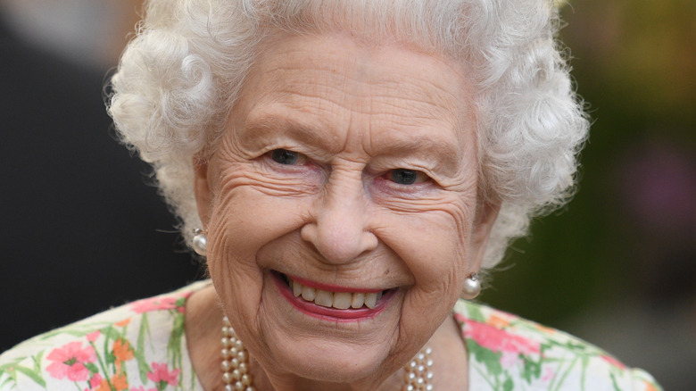 Queen Elizabeth no hat