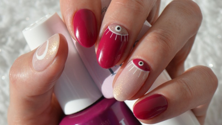 manicure with half moon eye