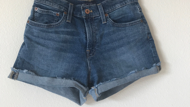 The Right Way To Cut Your Jeans Into Shorts For The Summer