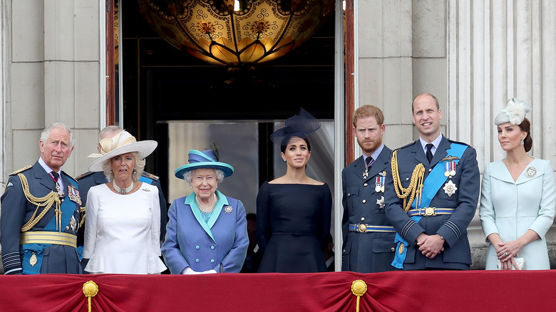 royal family on balcony