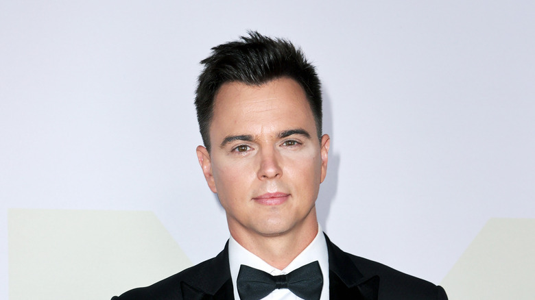 Darin Brooks posing