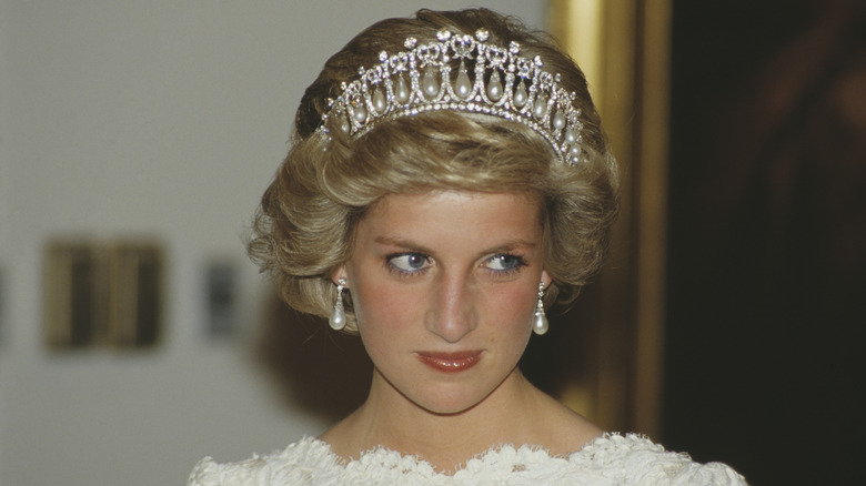 Princess Diana white lace gown and teardrop tiara