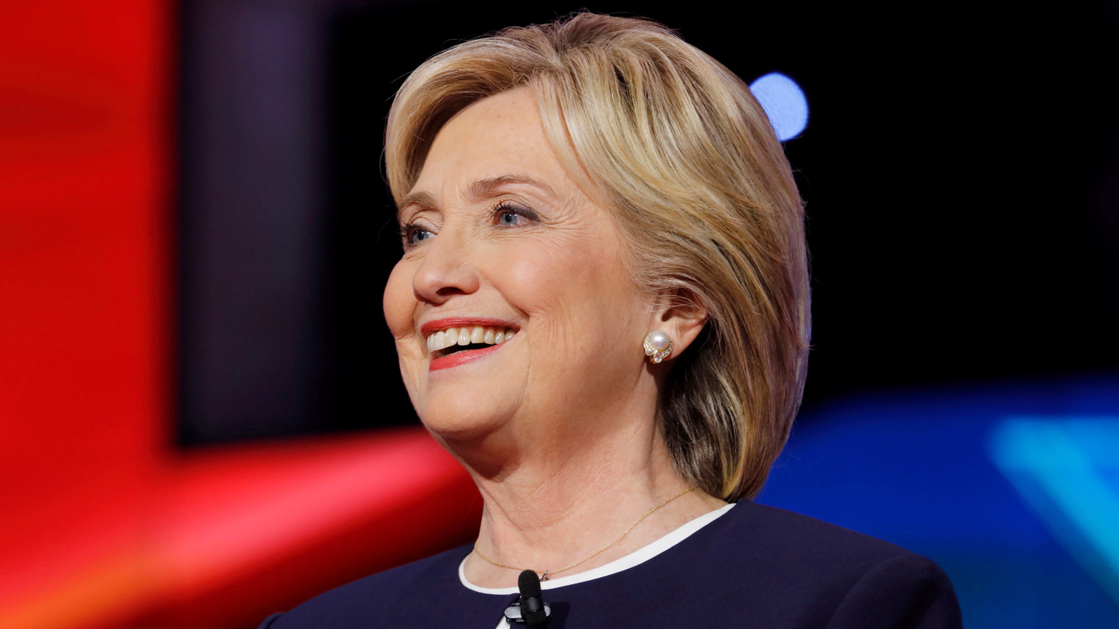 <a href="https://www.thelist.com/1741621/simple-portrait-caused-huge-scandal-hillary-clinton/" target="_blank">The Simple Portrait That Caused A Huge Scandal For Hillary Clinton</a>