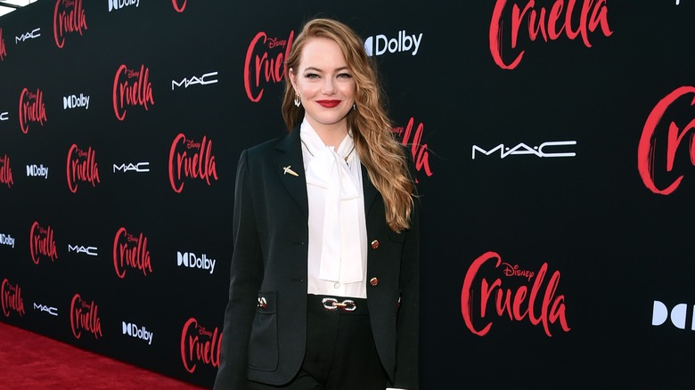 Emma Stone posing on the red carpet