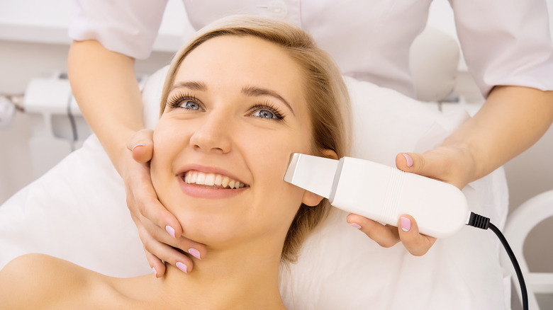 Ultrasound skin treatment