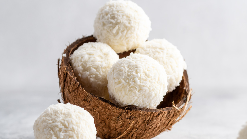 Sugar-free coconut balls