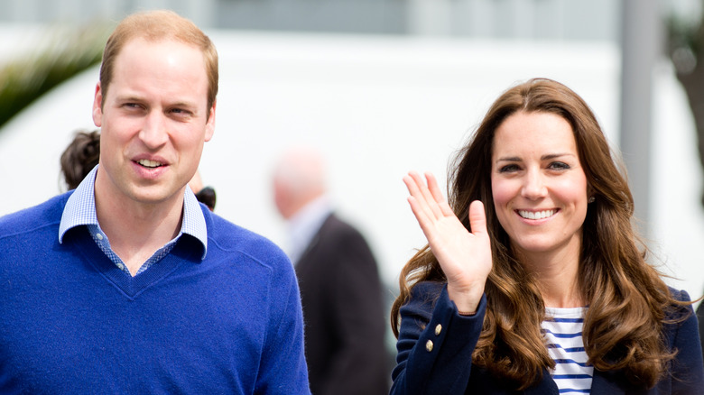 William and Catherine waving to onlookers
