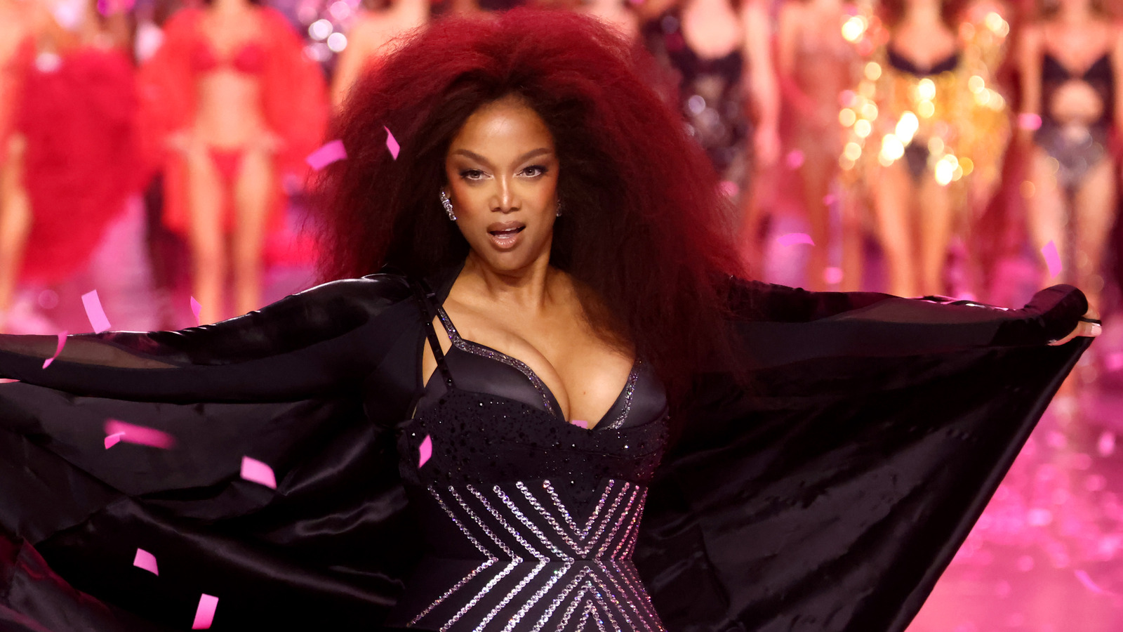 <a href="https://www.thelist.com/1715381/tyra-banks-throwback-pics-victorias-secret-fashion-show-appearances/" target="_blank">The Spiciest Tyra Banks Throwback Pics From Her Victoria’s Secret Fashion Show Appearances</a>