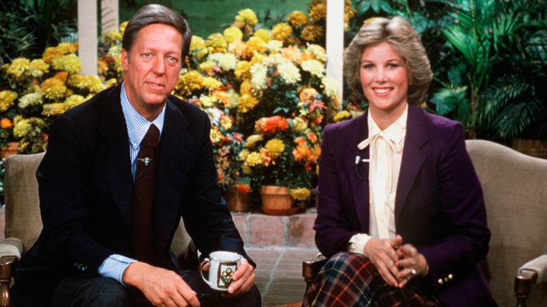 David Hartman and Joan Lunden sitting on the old 'Good Morning America' set