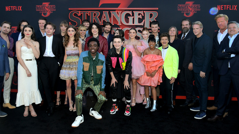 Stranger things season 3 cast red carpet 