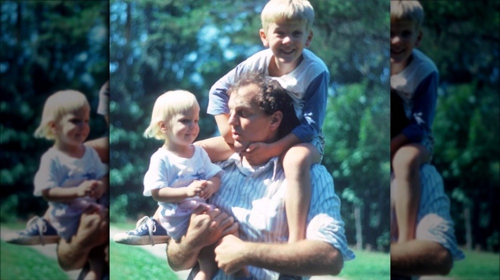 Anna Faris as a child with her brother and dad