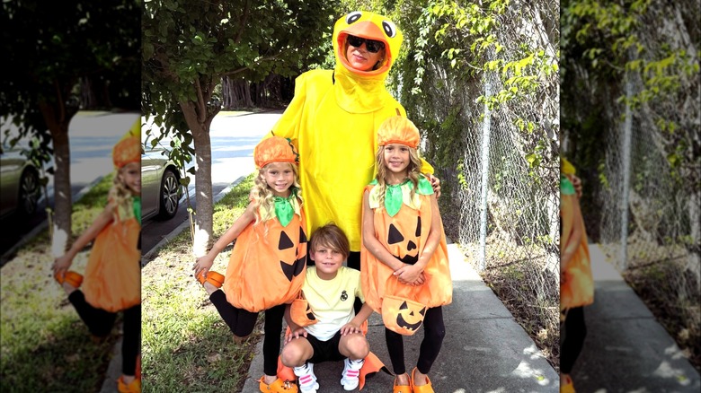 Anna Kournikova with her kids on Halloween in 2025