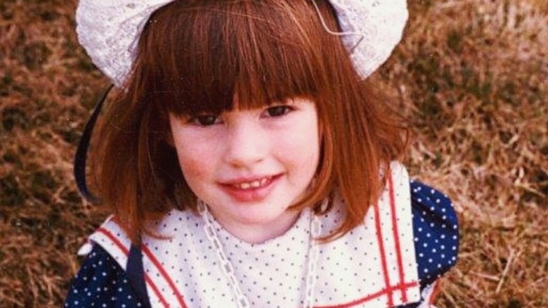 anne hathaway childhood