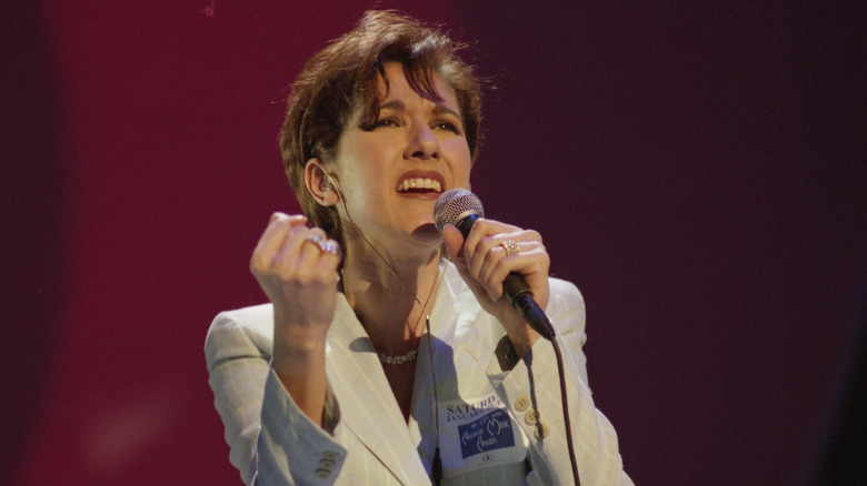 Céline Dion singing