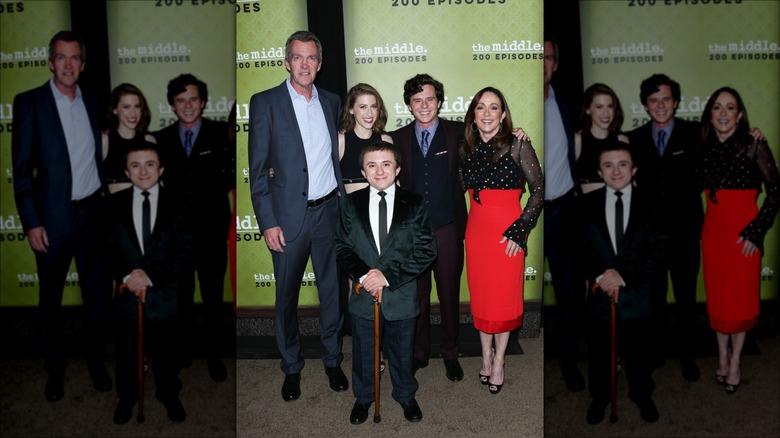 The Middle cast celebrating its 100th episode