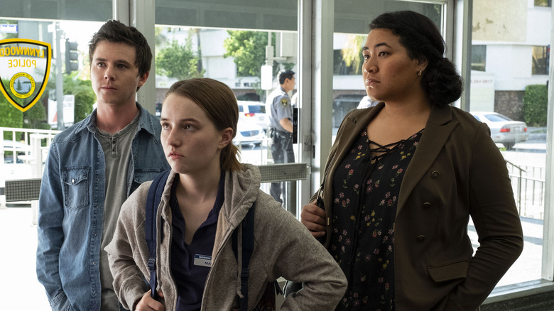 Charlie McDermott, Kaitlyn Dever, and Patricia Fa'asua acting in Unbelievable