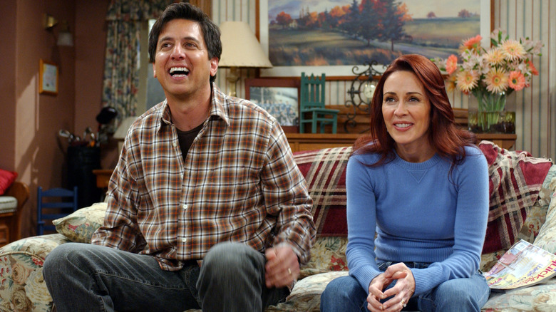 Patricia Heaton and Ray Romano in Everybody Loves Raymond