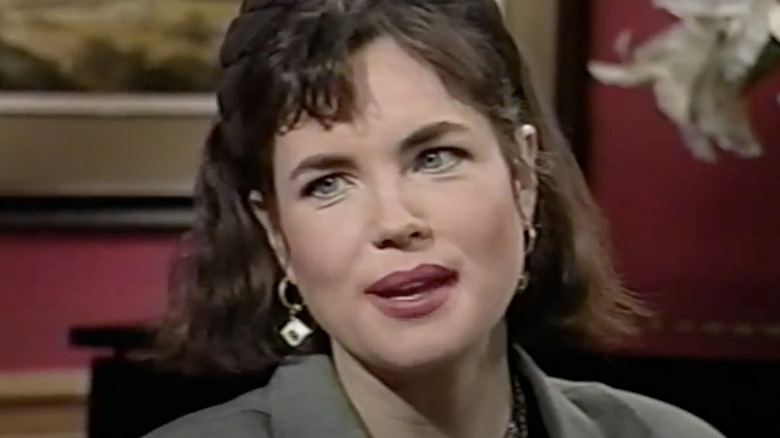 Elizabeth McGovern interviewing about "Wings of Courage"