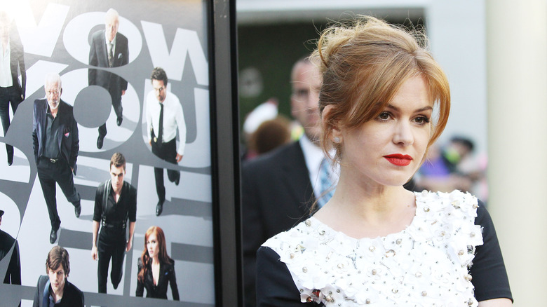 Isla Fisher posing at premiere