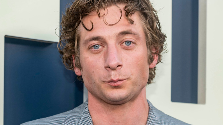 Jeremy Allen White headshot