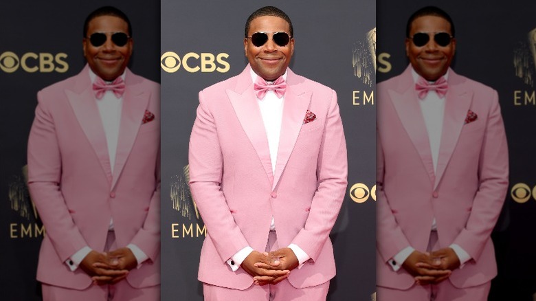 Kenan Thompson in a pink suit