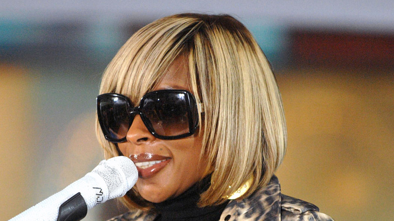 Mary J. Blige with blond hair