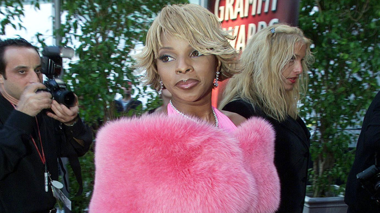 Mary J. Blige at the Grammy Awards in 2000