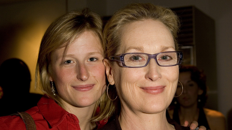 Mamie Gummer and Meryl Streep posing together