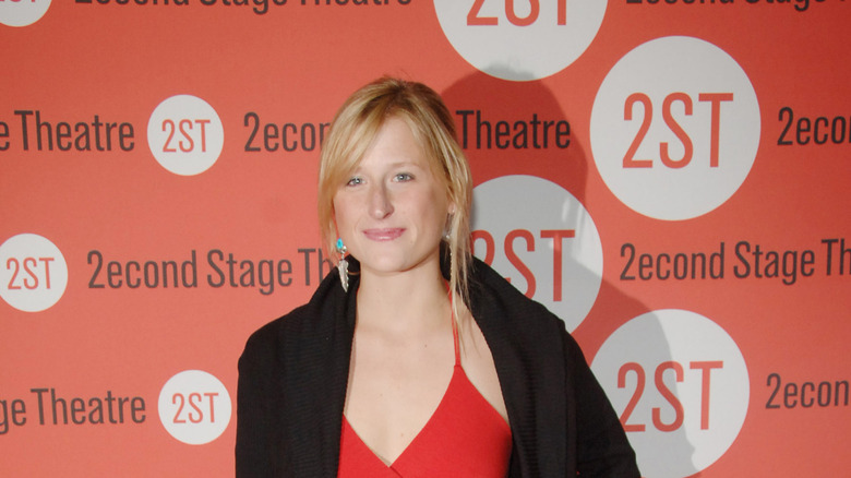 Mamie Gummer posing at an event