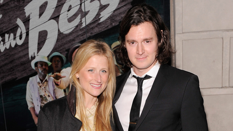 Benjamin Walker and Mamie Gummer posing at an event