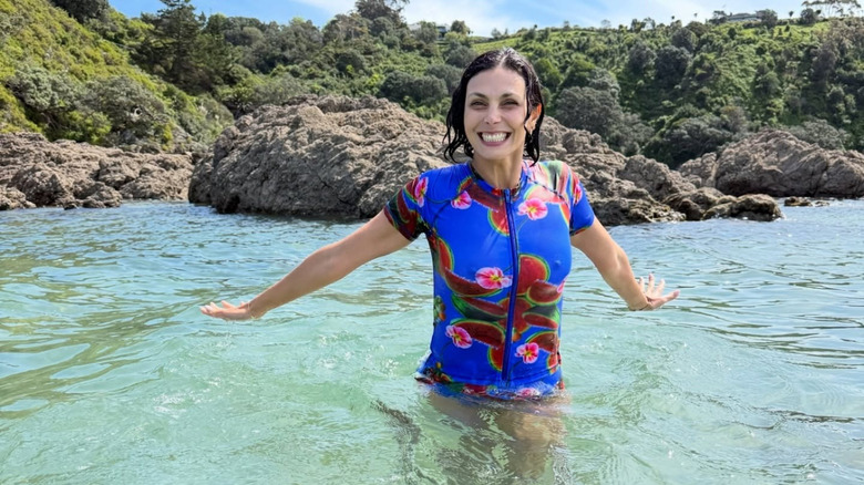 Morena Baccain swimming