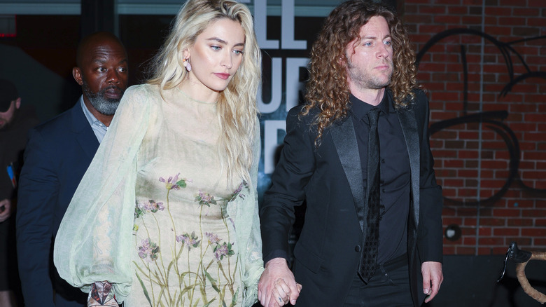 Paris Jackson and Justin Long stroll through New York City