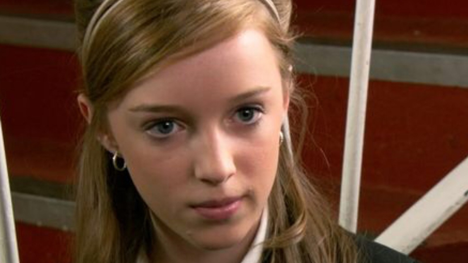 The Stunning Transformation Of Phoebe Dynevor - The List