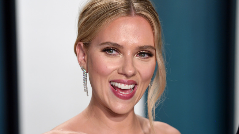 Scarlett Johansson at the 2020 Vanity Fair Oscar party