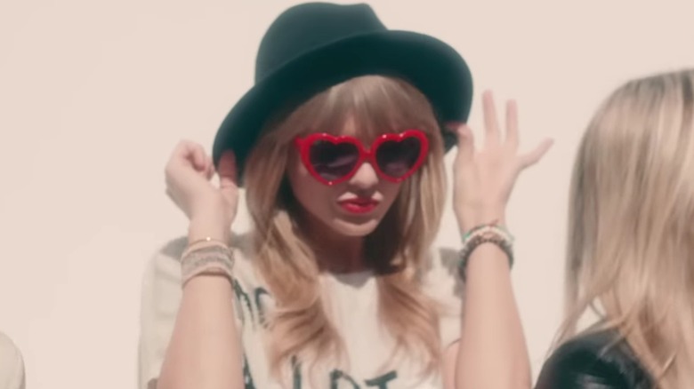 Taylor Swift hat red heart sunglasses