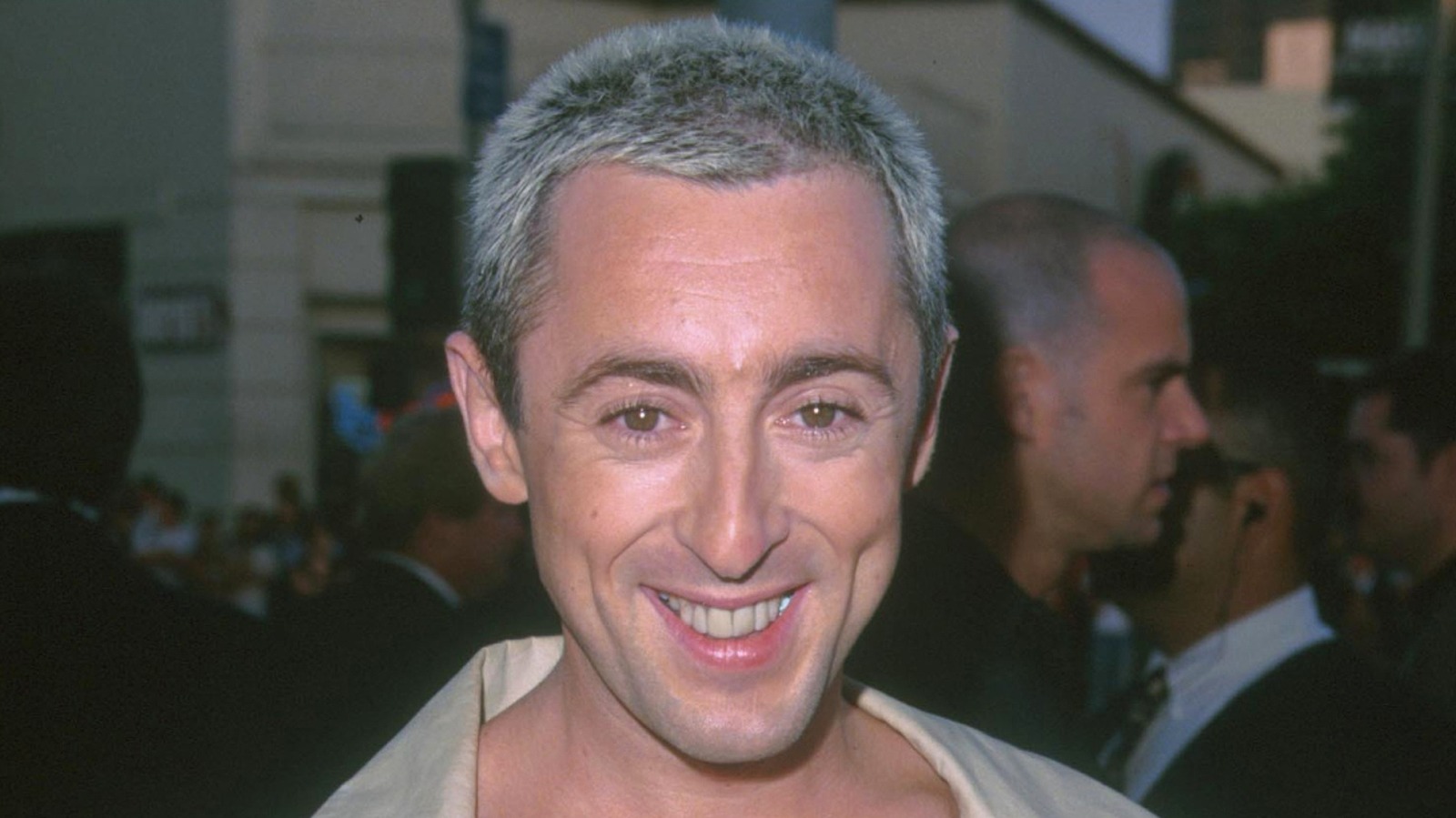 <a href="https://www.thelist.com/1785796/the-traitors-host-alan-cumming-transformation/" target="_blank">The Stunning Transformation Of The Traitors Host Alan Cumming</a>