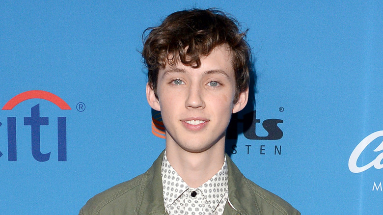 Troye Sivan smiling