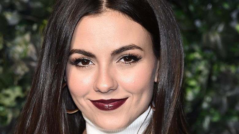 Victoria Justice shows off her thin pins as she films her newest