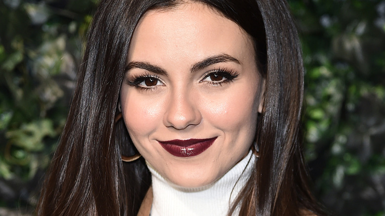 Victoria Justice posing