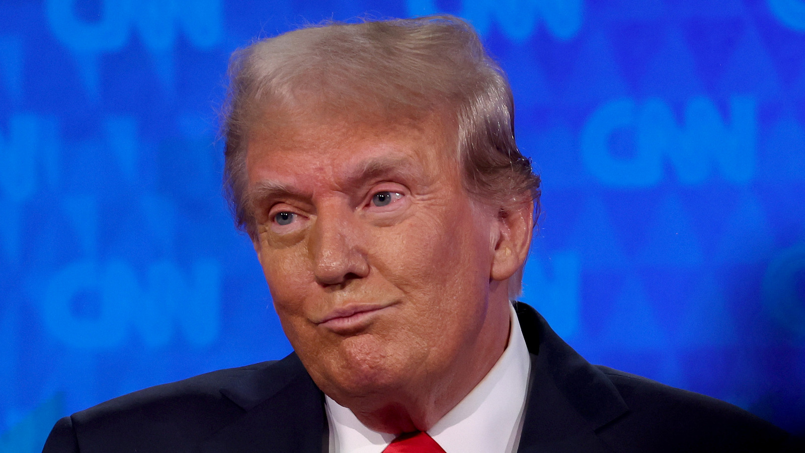 ドナルド・トランプが自らスーパーモデルとの恋愛の噂を始めたと報じられる